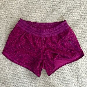 Lululemon Hotty Hot shorts size 8